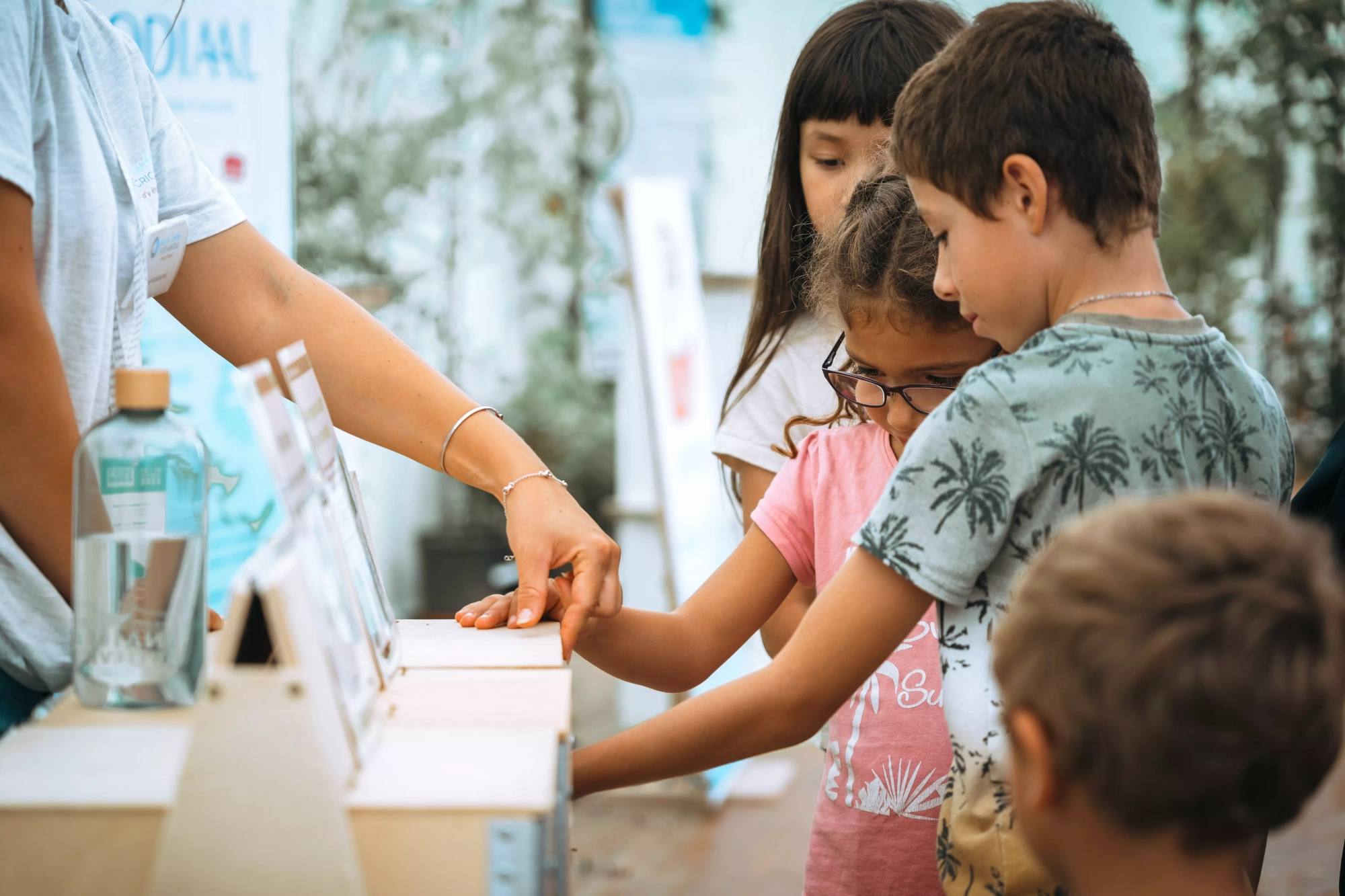 Atelier de fabrication pour enfants avec matériaux éducatifs